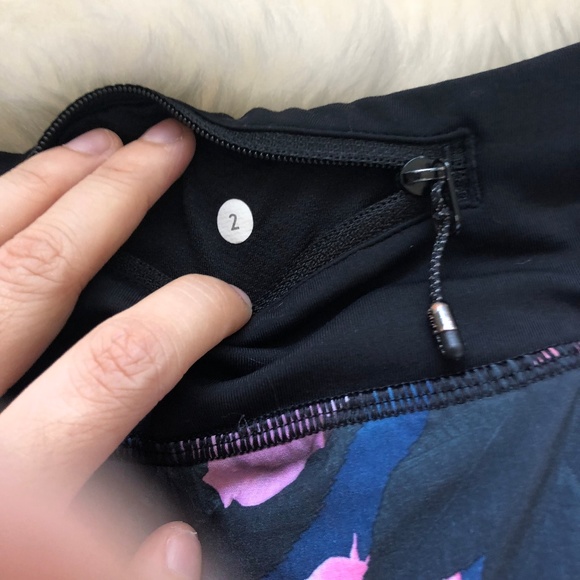 *RARE* Secret Garden Speed Short - Picture 4 of 6